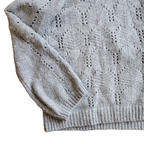 GAP Gray Eyelet Knit Sweater M Mock Neck Textured Soft Fuzzy Minimalist Quietlux - Picture 6 of 9